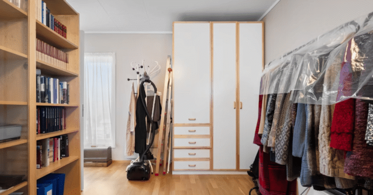 inbuilt wardrobe